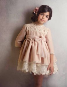 Vestido Niña Vuelo Rosa Palo & Tul Bordado Crudo de Chari Sierra