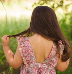 Vestido Niña Tirantes Estampado Cachemir Fresa & Verde de César Blanco