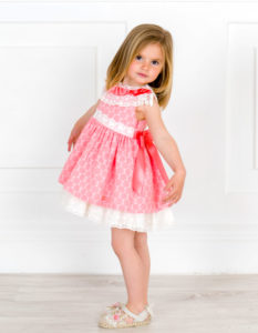 Vestido Niña Jacquard Lunares Rosa & Espalda Encaje Pico Crudo de Dolce Petit
