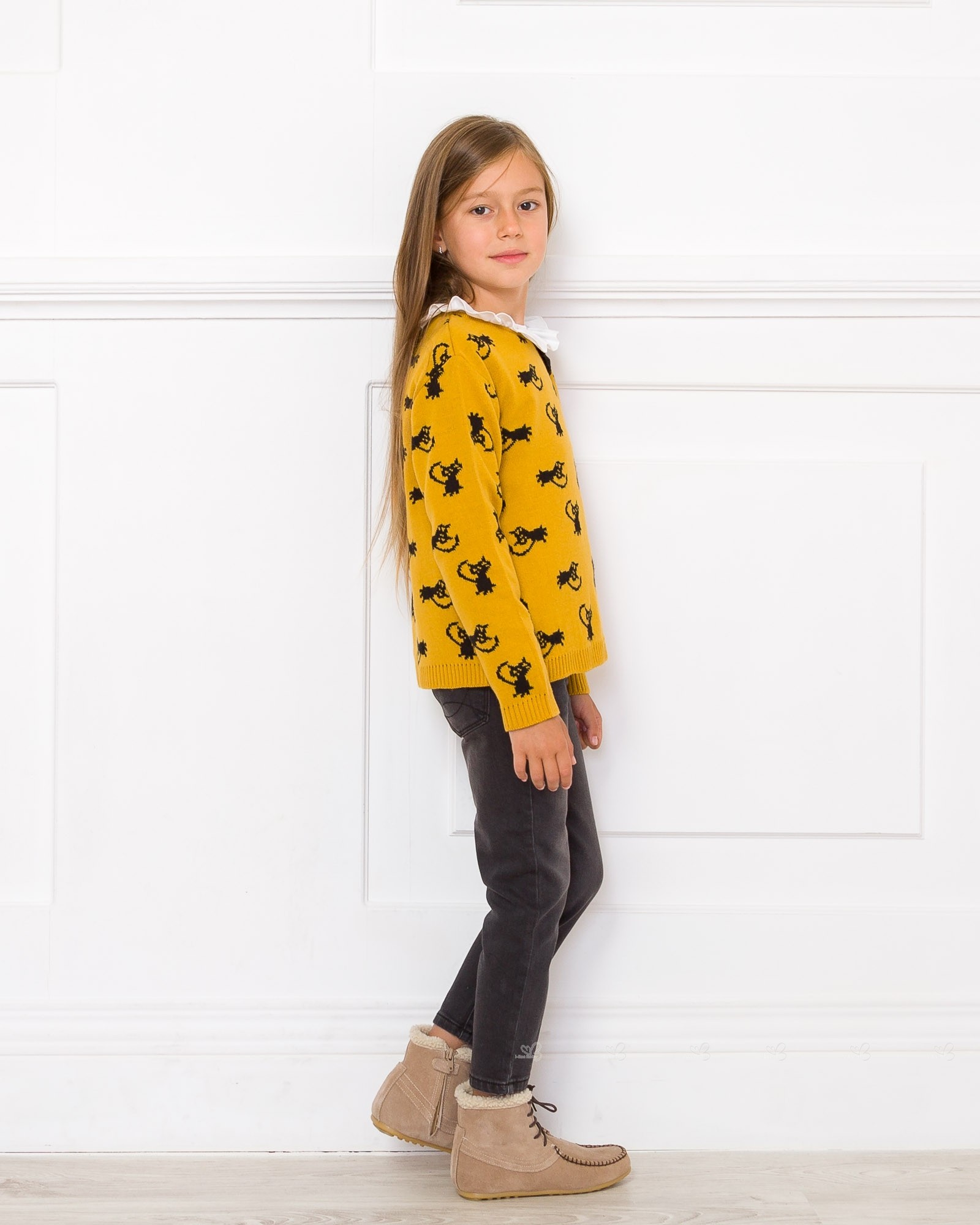 Outfit Jersey Mostaza Gatitos con Jeans - Outfits | Missbaby