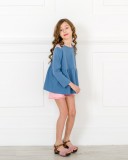 Outfit Blusón Azul & Short Denim Rosa