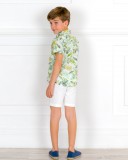 Outfit Niño Conjunto Camisa Tropical Verde & Short Crudo & Alpargatas Cordones Azul