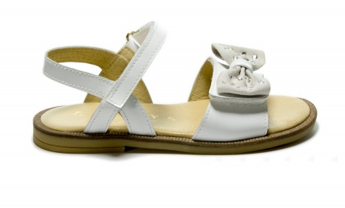 White patent strap sandals with bow